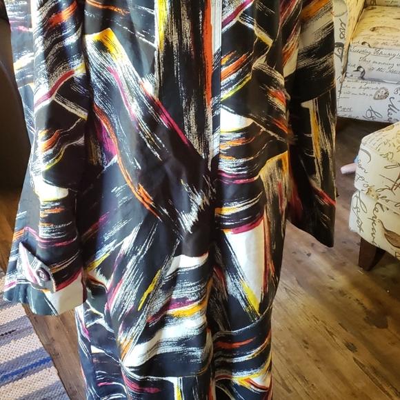 Long button up trench - Picture 3 of 4